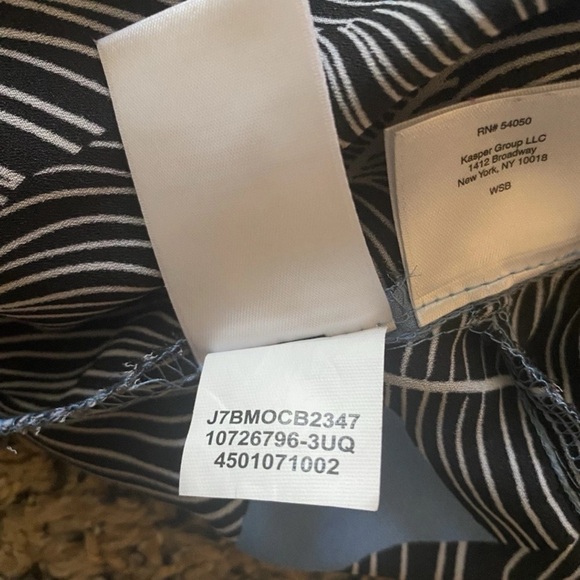 Nine West Blue & Black Leaf Print Tie-Front Blouse Size Large - Picture 11 of 11